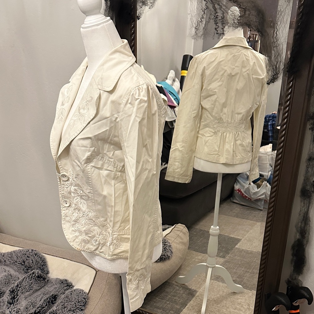 White House Black Market Cream Blazer